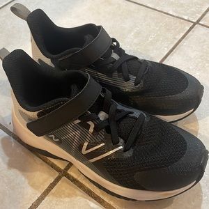 New balance boys sneakers - size 2 (new - no box)